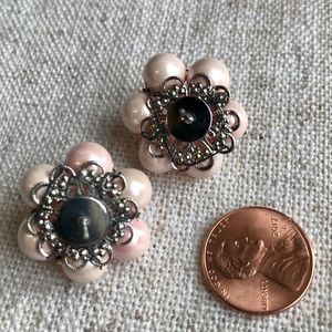 Vintage Jewelry - Vintage pink cluster beaded earrings Vintage Jewelry - Vintage pink cluster beaded earrings